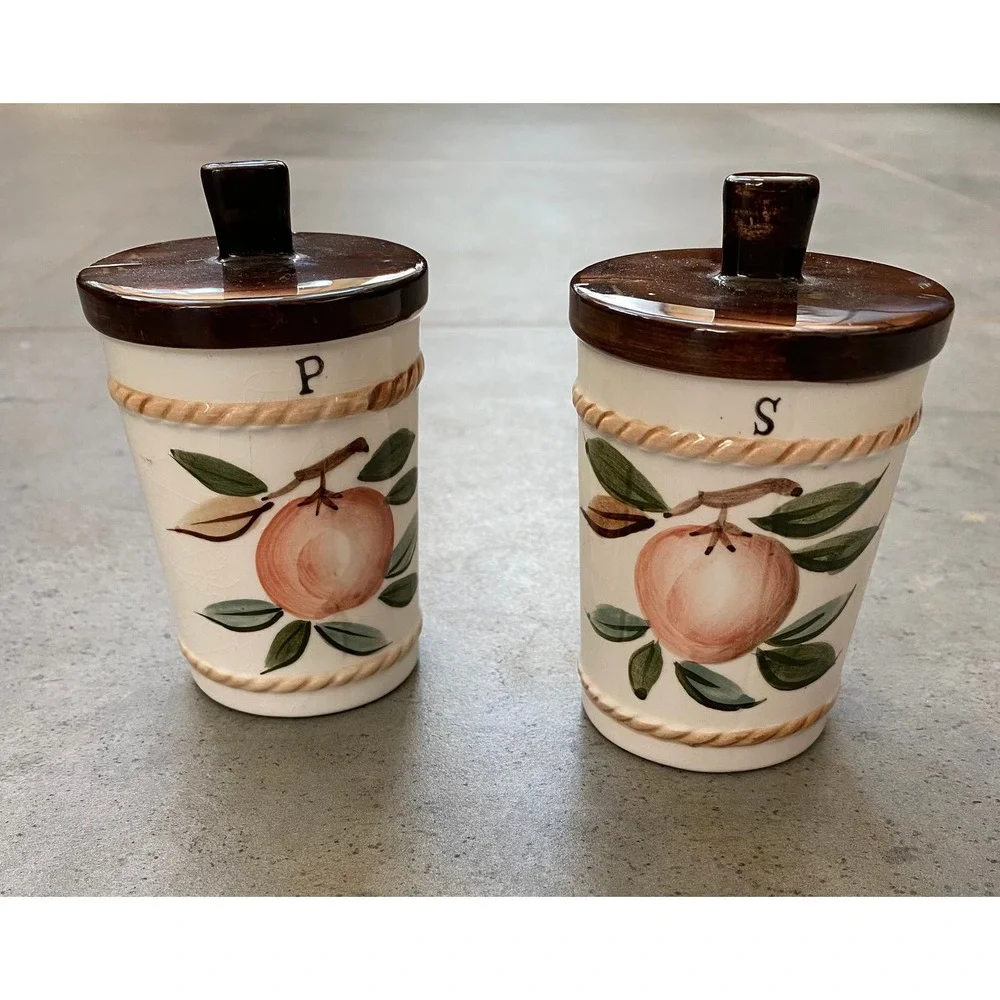 Enesco Japan Peach Motif‎ Salt & Pepper Shakers